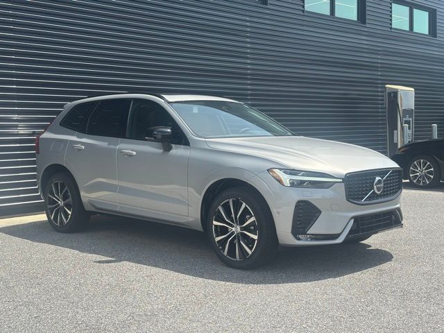 2025 Volvo XC60 Plus - Photo 7