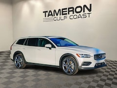 2025 Volvo V60 Cross Country B5 Plus Wagon
