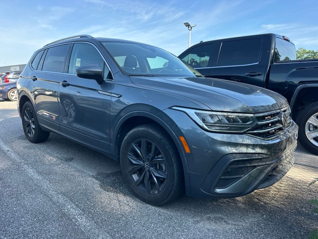 2023 Volkswagen Tiguan 2.0T SE's photo