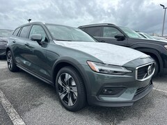 2026 Volvo V60 Cross Country B5 Plus AWD Wagon