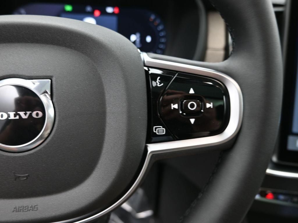 2026 Volvo XC90 Plus - Photo 15