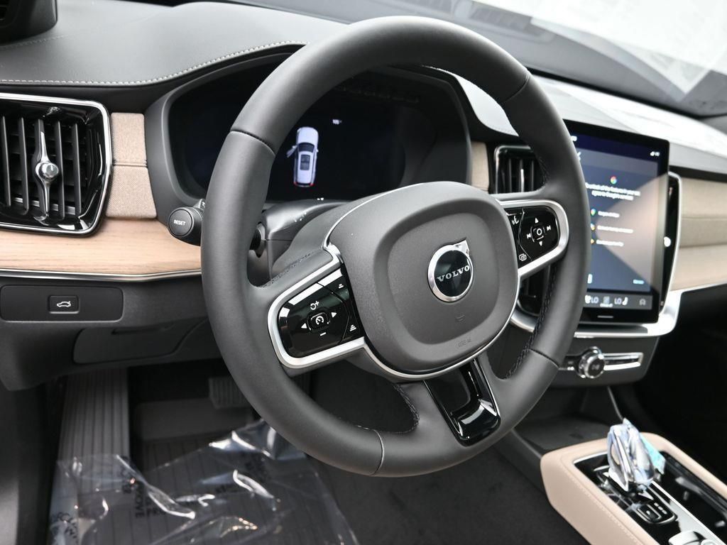 2026 Volvo XC90 Plus - Photo 13