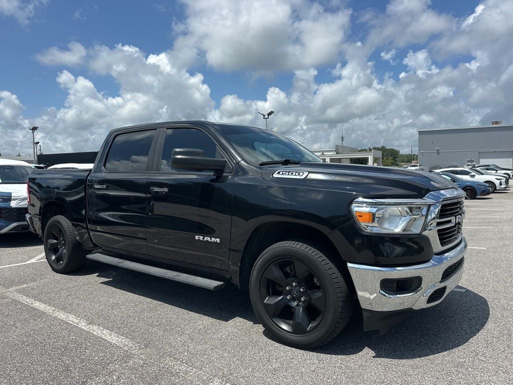 2020 RAM 1500 Big Horn/Lone Star 4x4 Crew Cab 5'7's photo