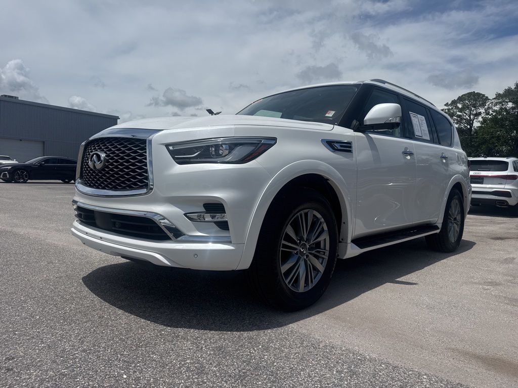 2024 INFINITI QX80's photo