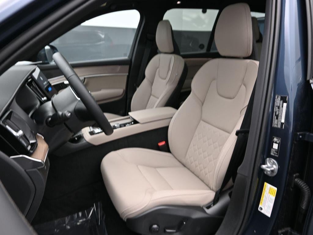 2026 Volvo XC90 Core - Photo 8