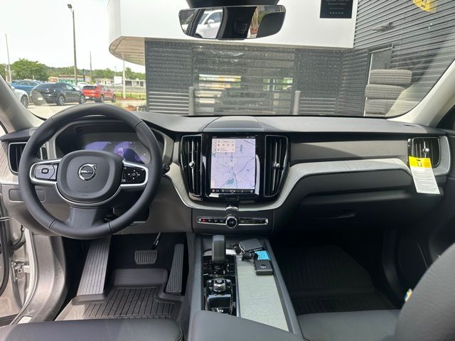 2025 Volvo XC60 Plus - Photo 17