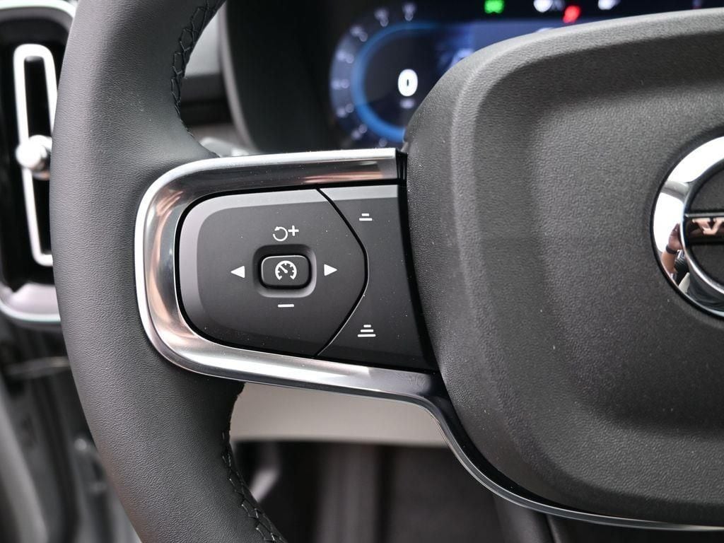 2025 Volvo XC40 Ultra - Photo 12