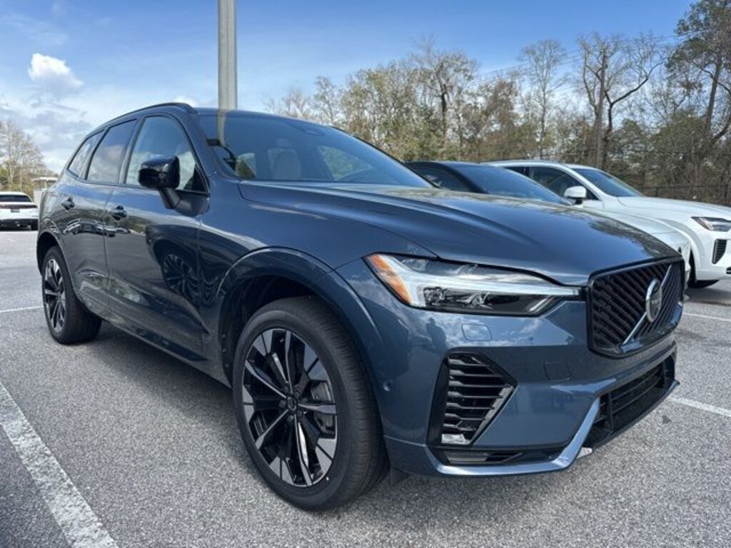 New 2026 Volvo XC60 plug-in hybrid T8 Plus SUV
