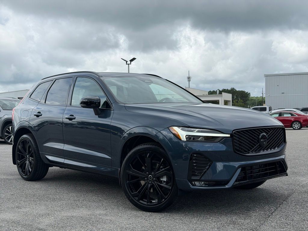 2026 Volvo XC60 B5 Ultra Black Edition Theme AWD's photo