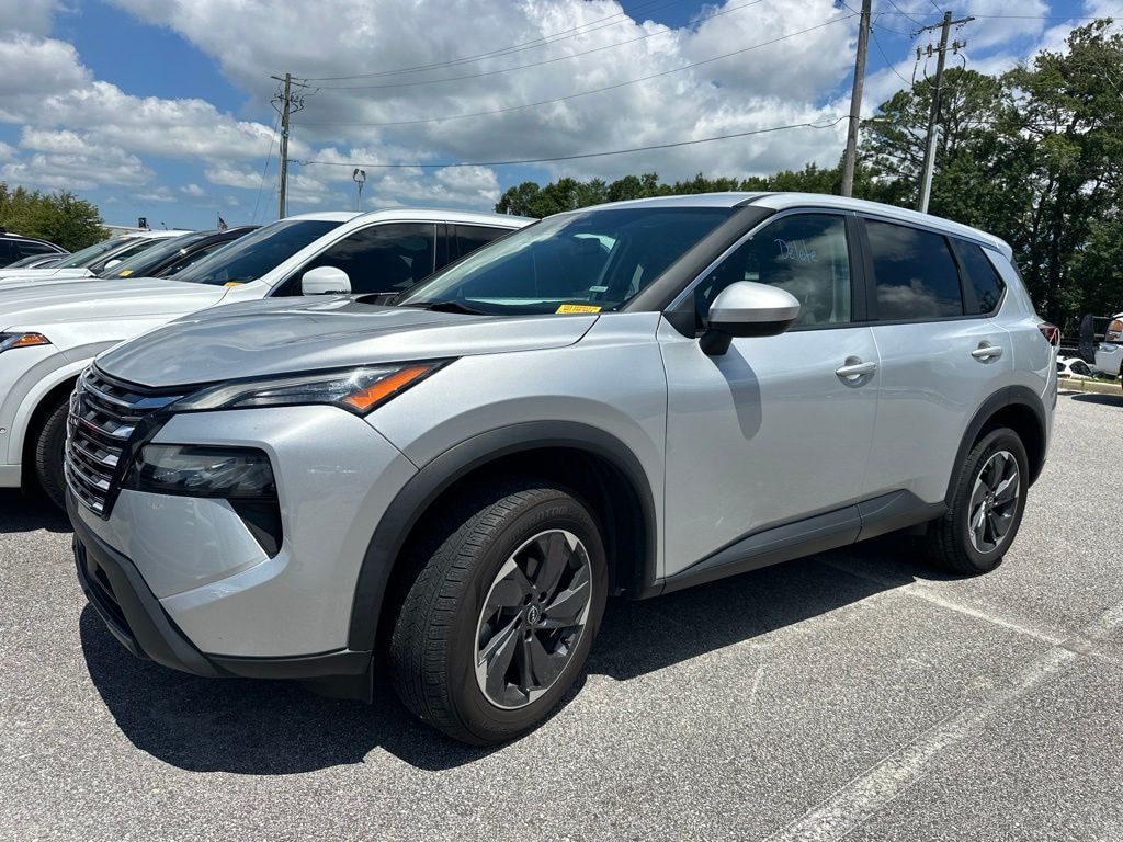 Used 2024 Nissan Rogue SV SUV