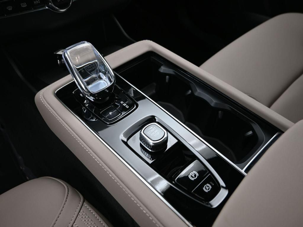 2026 Volvo XC90 Core - Photo 19