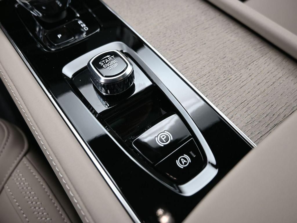 2026 Volvo XC90 Plus - Photo 20