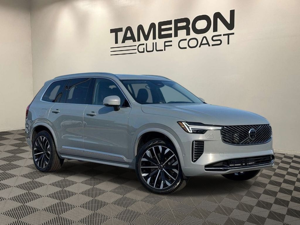 2026 Volvo XC90 Plus