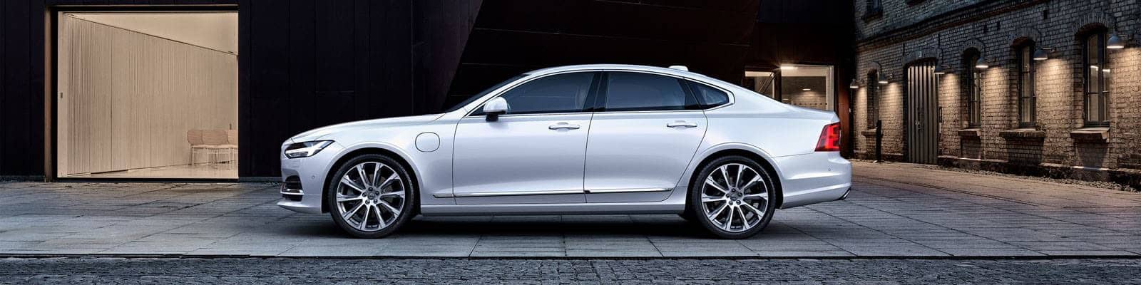 Volvo S90.jpg
