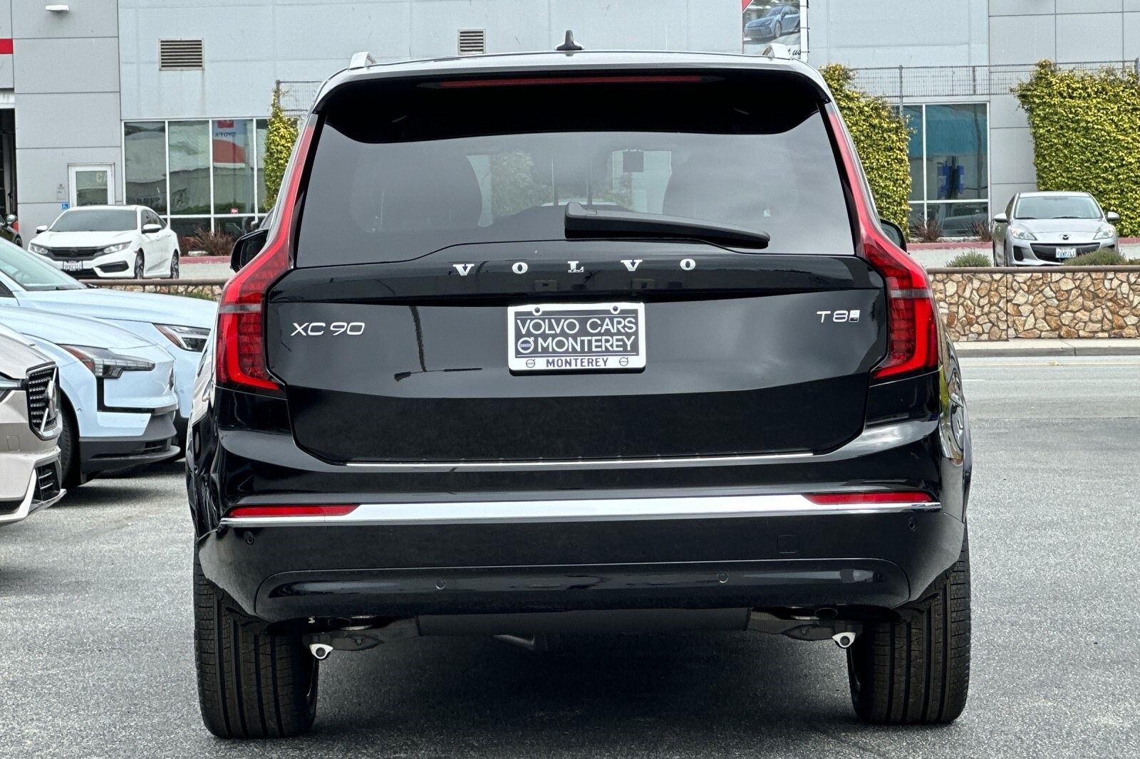 2025 Volvo XC90 T8 Plus photo 4
