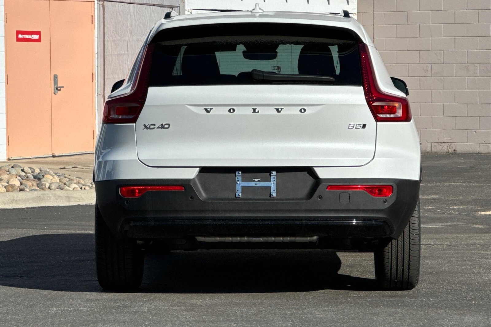 2026 Volvo XC40 Plus photo 4