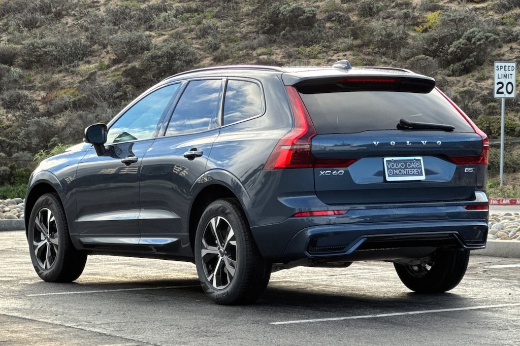 New 2026 Volvo XC60 B5 Core SUV