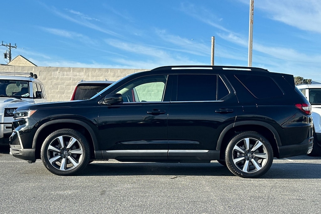 Used 2024 Honda Pilot Elite SUV
