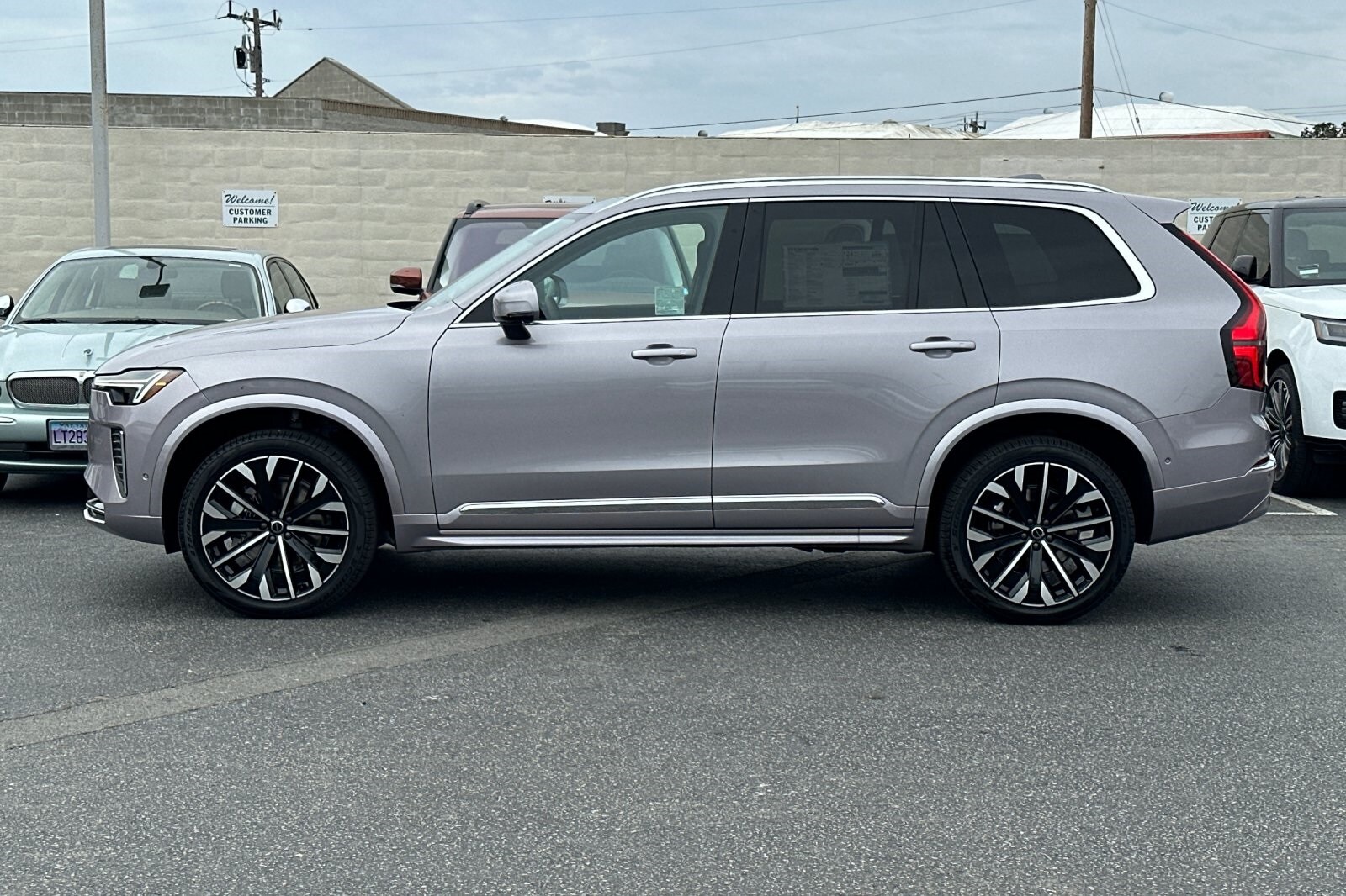 2026 Volvo XC90 B5 Plus photo 2
