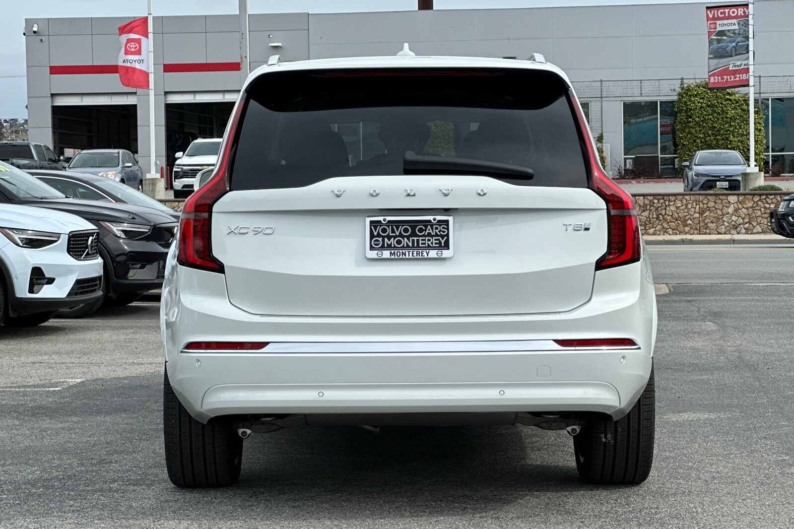 2025 Volvo XC90 T8 Plus photo 4