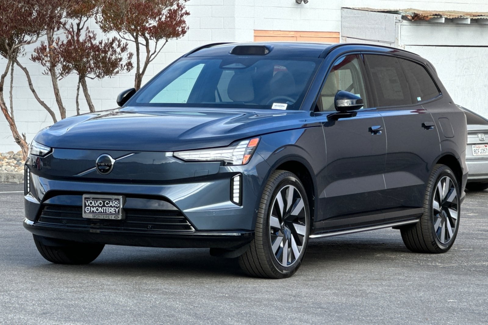 2025 Volvo EX90 Ultra's photo