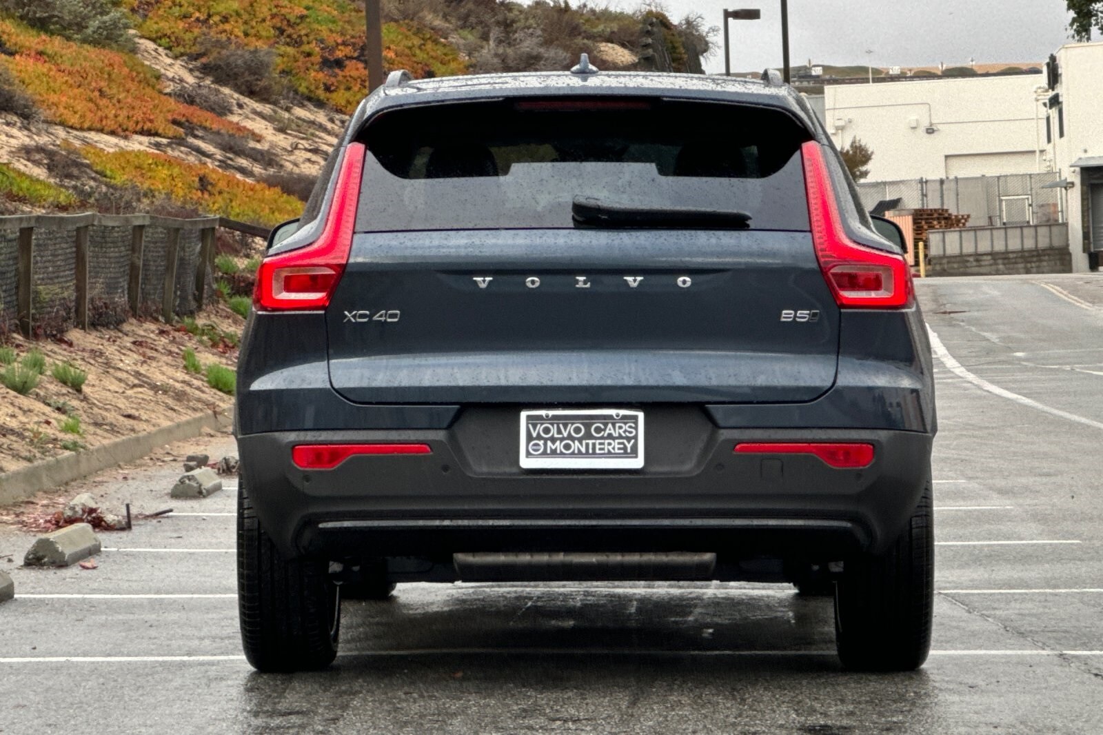 2026 Volvo XC40 photo 3