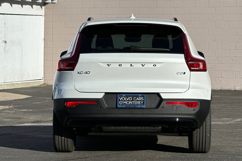 New 2026 Volvo XC40 B5 Plus SUV
