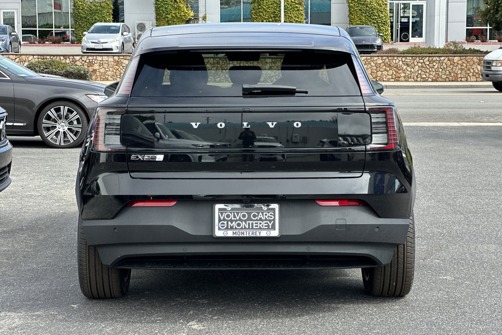 2025 Volvo EX30 Plus photo 2