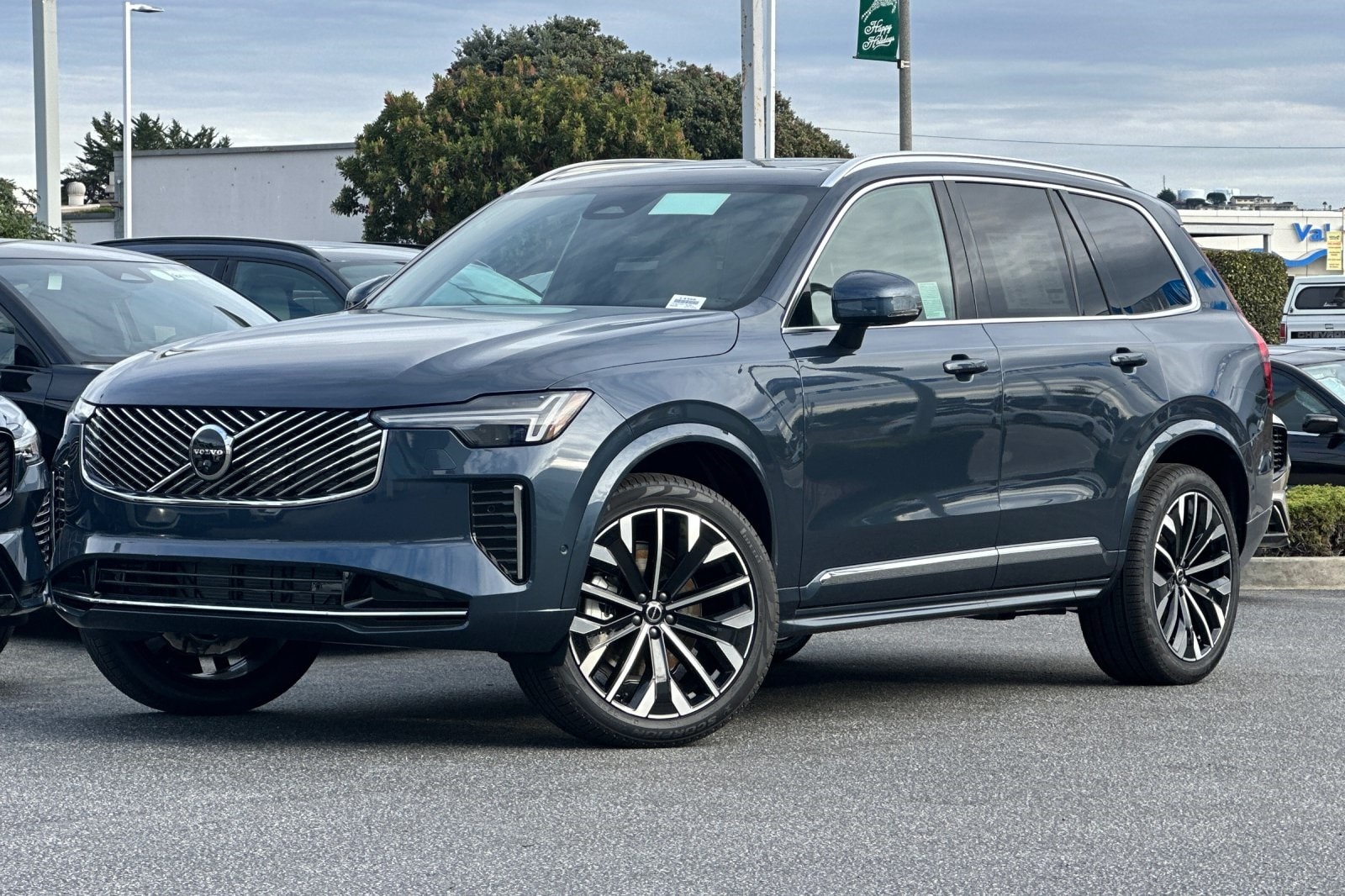 2026 Volvo XC90 Plus's photo