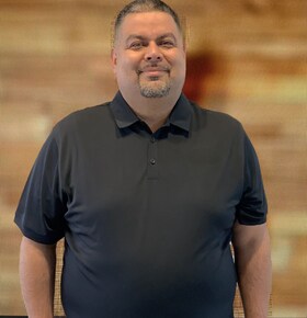 Staff member Abel Gama from 17f7f71803f4