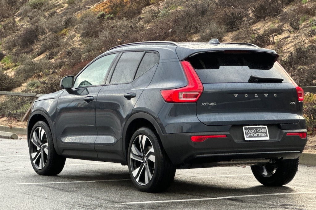 New 2026 Volvo XC40 B5 Ultra SUV