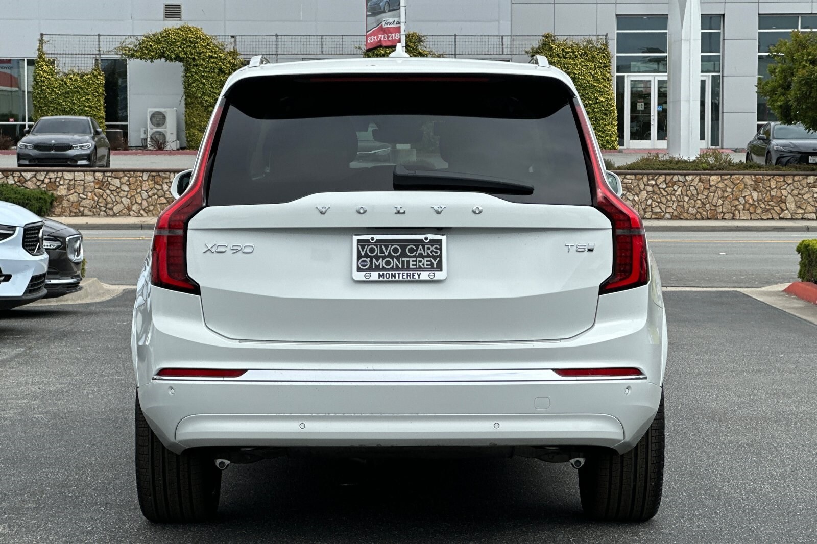 2025 Volvo XC90 T8 Plus photo 4
