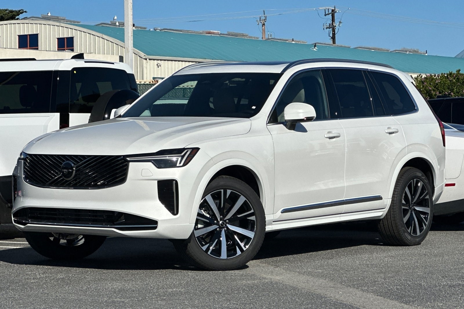 2026 Volvo XC90 Core's photo