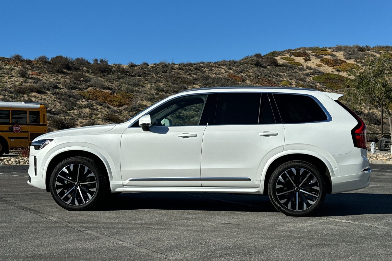 2026 Volvo XC90 photo 2