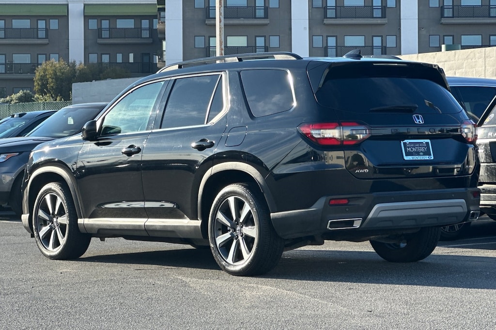 Used 2024 Honda Pilot Elite SUV