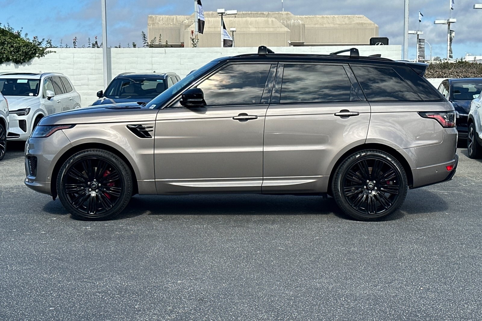 2022 Land Rover Range Rover Sport HSE Dynamic photo 2