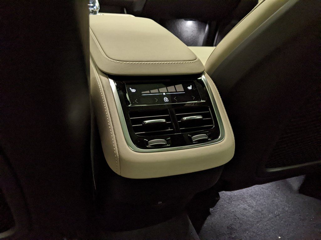 2026 Volvo XC90 Plus - Photo 24