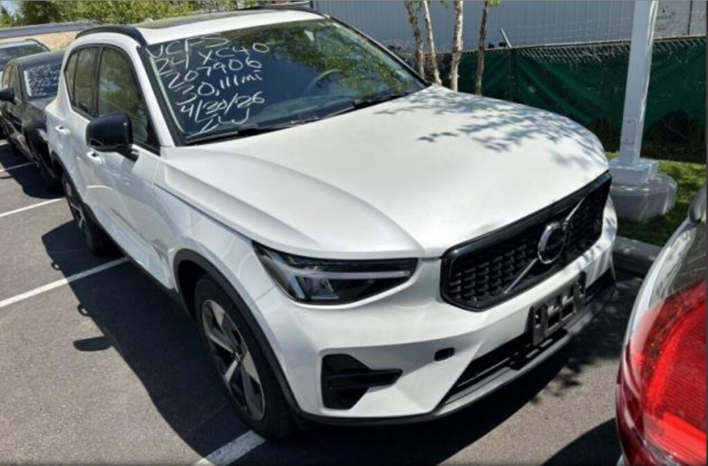 Certified 2024 Volvo XC40 B5 Core SUV