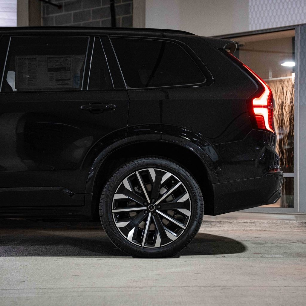 New 2026 Volvo XC90 plug-in hybrid T8 Ultra Dark Theme 7-Seater SUV