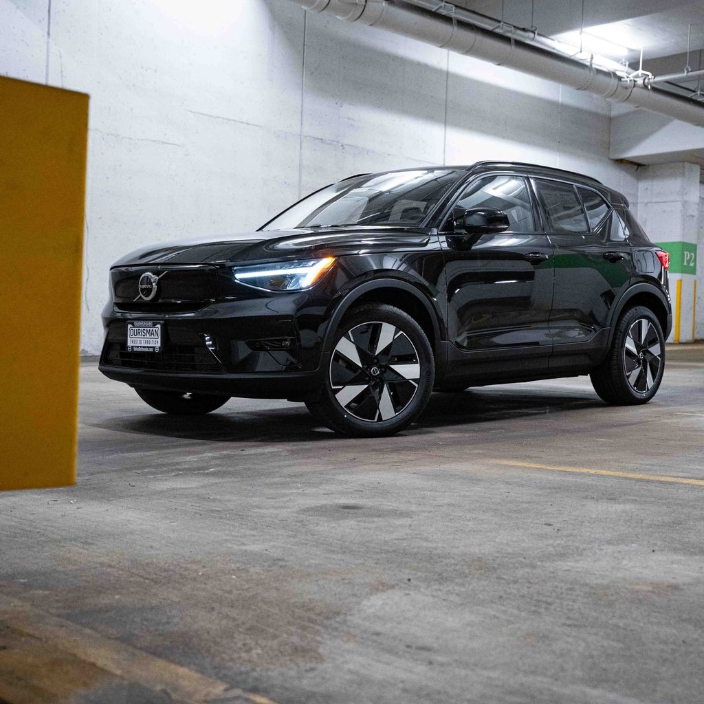 New 2026 Volvo EX40 Twin Motor Plus SUV