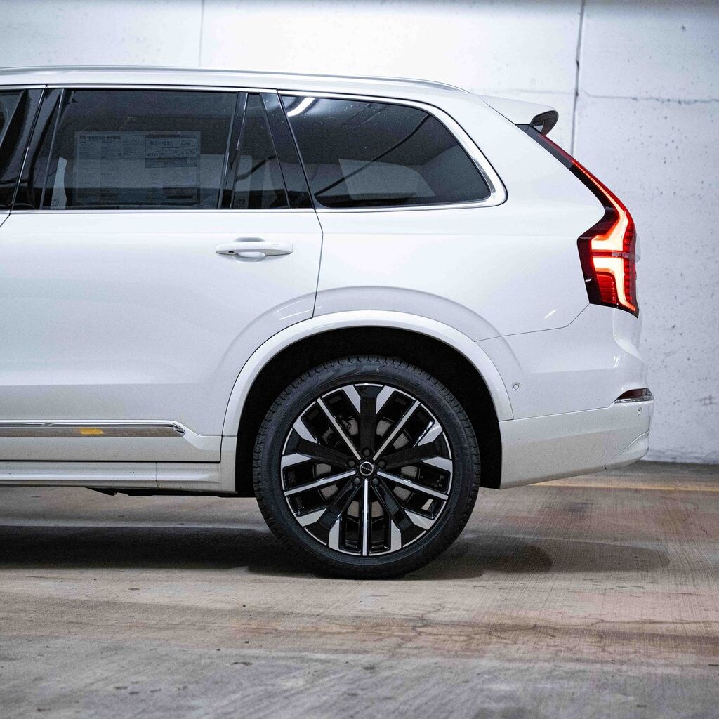 New 2026 Volvo XC90 plug-in hybrid T8 Ultra 7-Seater SUV
