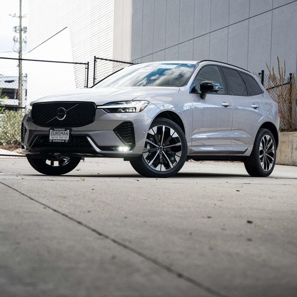 2026 Volvo XC60 Plus's photo
