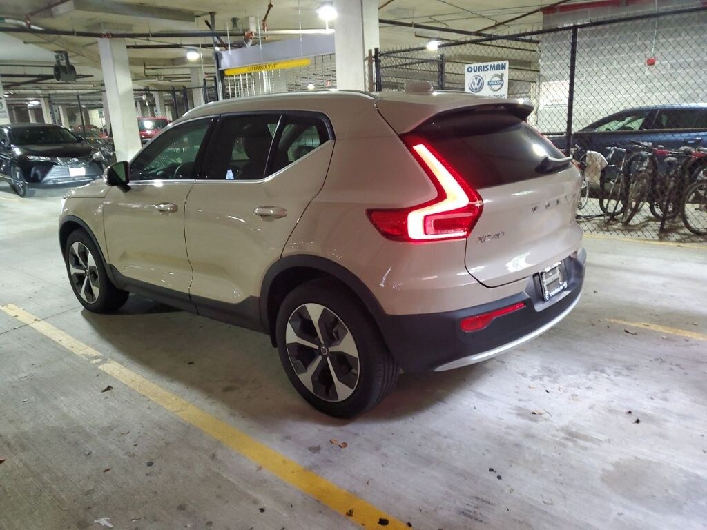 Used 2025 Volvo XC40 B5 Plus Bright Theme SUV