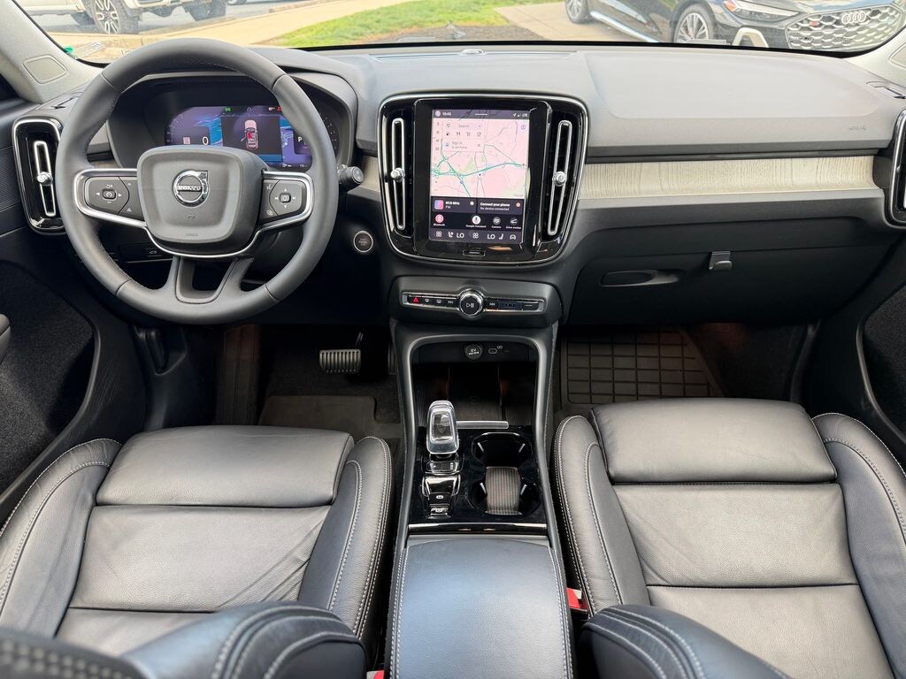 Used 2023 Volvo XC40 B5 Plus Bright Theme SUV