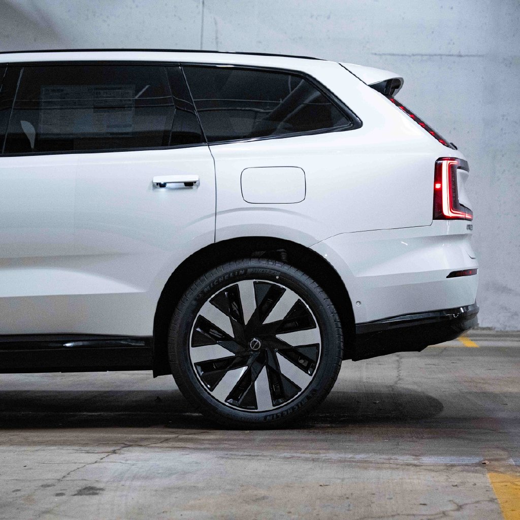 New 2026 Volvo EX90 Twin Motor Ultra 7-Seater SUV