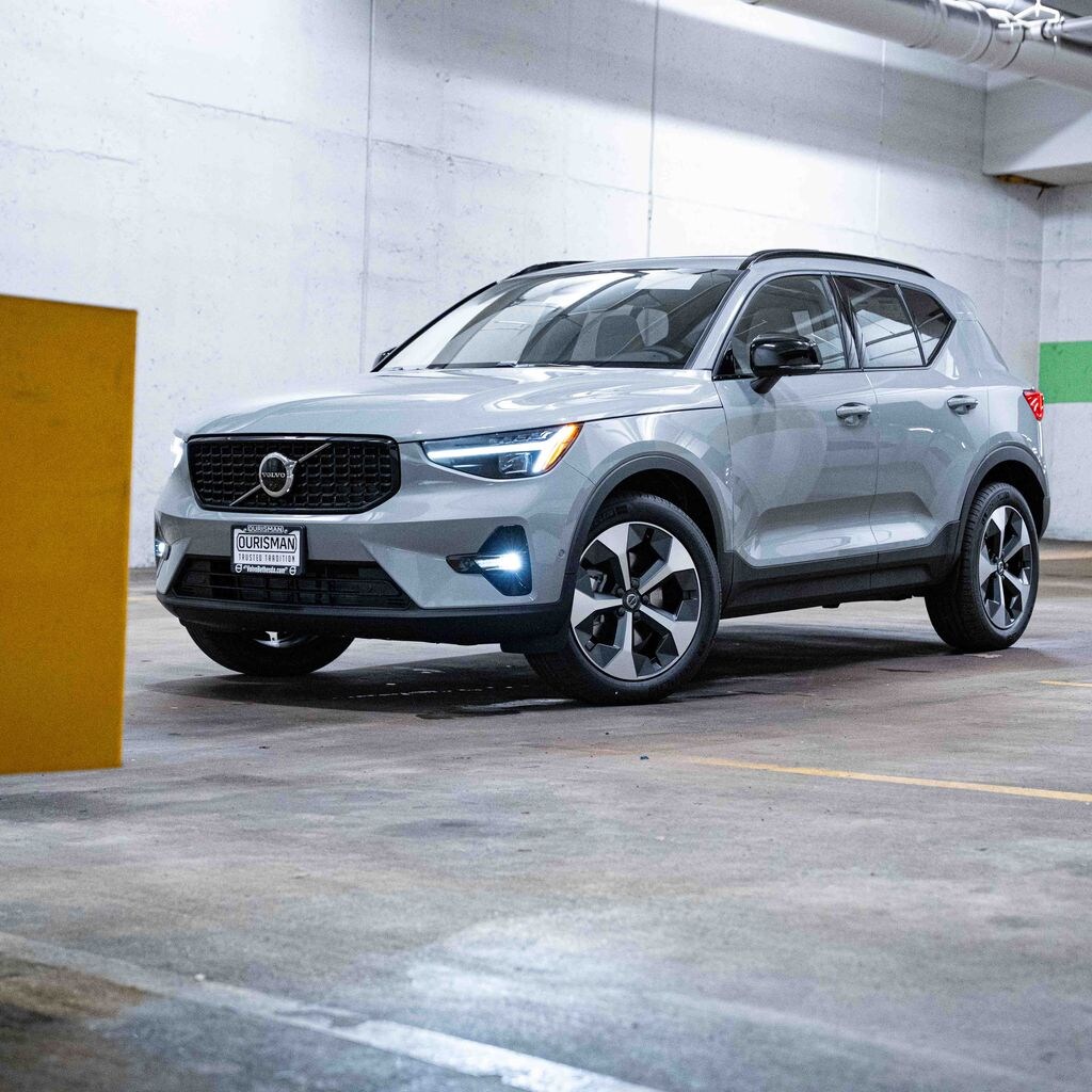 New 2026 Volvo XC40 B5 Plus SUV