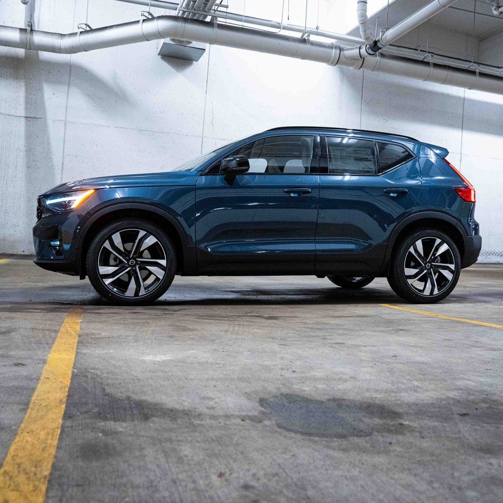 New 2026 Volvo XC40 B5 Ultra SUV