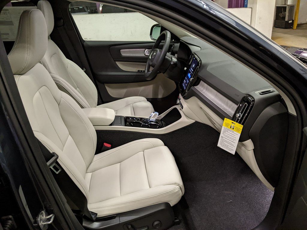 2026 Volvo XC40 Ultra - Photo 22