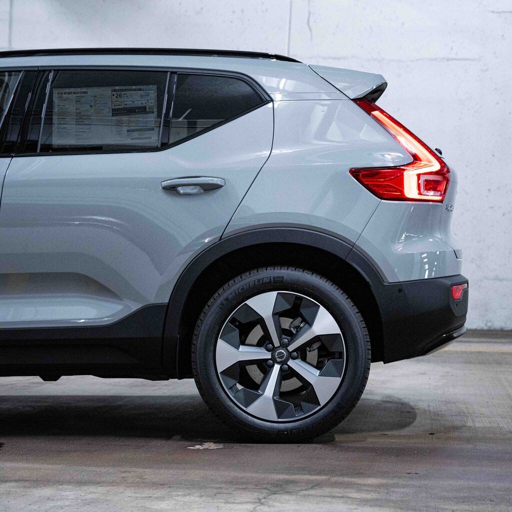 New 2026 Volvo XC40 B5 Plus SUV