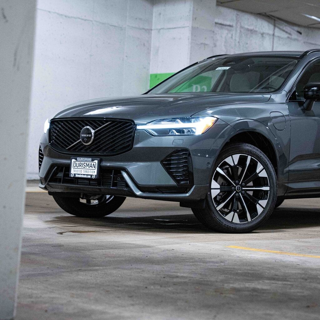 New 2026 Volvo XC60 plug-in hybrid T8 Ultra SUV